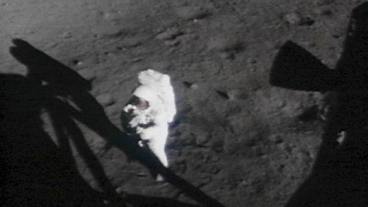 Нийл Армстронг на Луната. Снимка: архив, Reuters