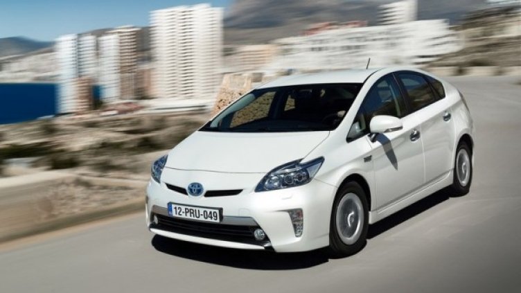 Toyota Prius Plug-in Hybrid. Снимка: Toyota