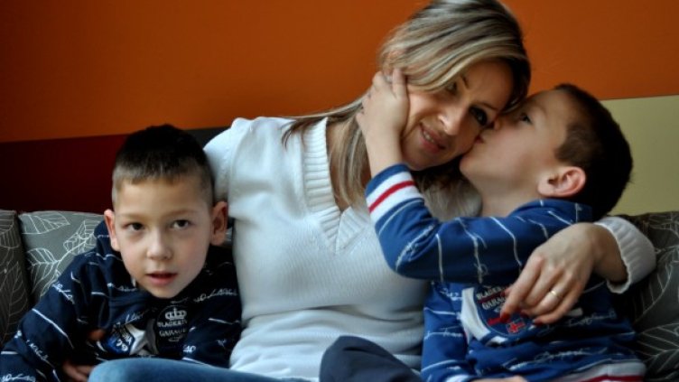 Ваня с близнаците Даниел и Илиян Снимка: Dnes.bg 
Снимка: личен архив 
Снимка: личен архив