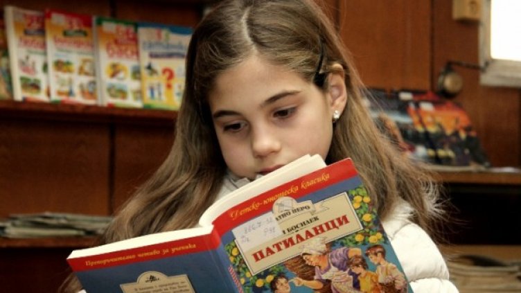 Да прочетеш 289 книги за година - Божидара е на 9 и го може!