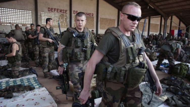 Френски войници в Бамако. Снимка: Reuters