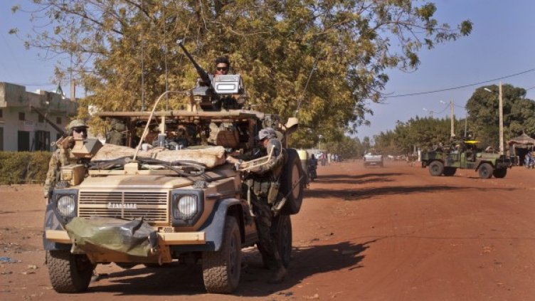 Френските сухопътни сили настъпват към Северно Мали. Снимка: Reuters