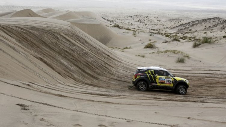 Българите в "Дакар" завършиха с еднакво време