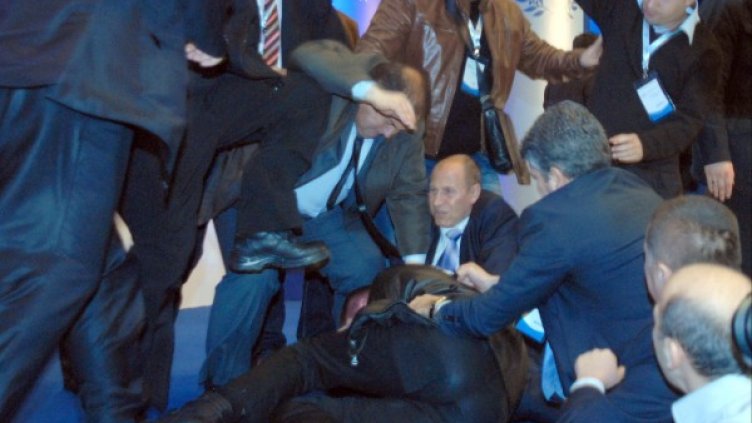 Поваленият нападател. Снимка: БТА