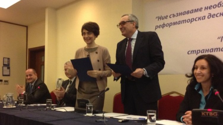 Иван Костов и Надежда Нейнски. Снимка: ДСБ-пресцентър