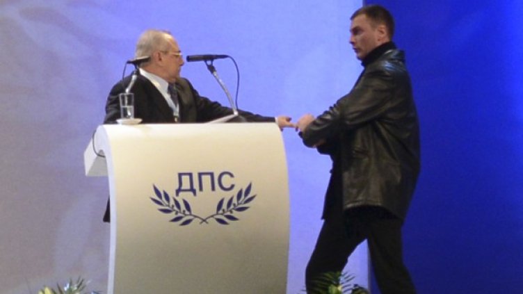 Доган показа завидни физически качества. Снимка: Reuters