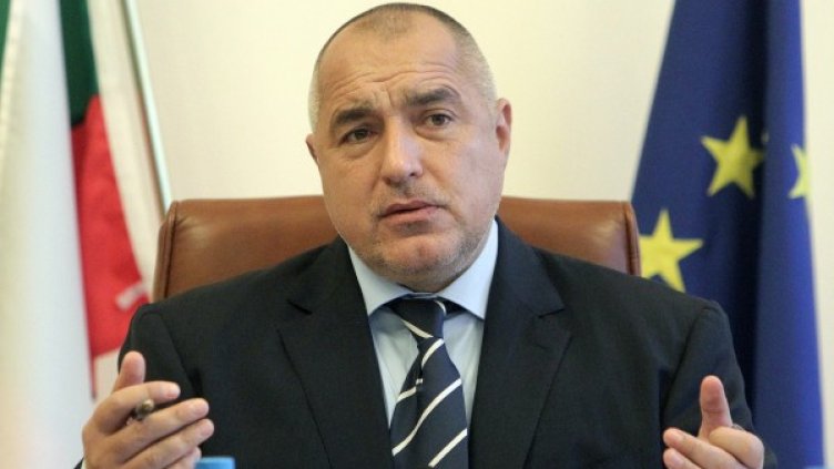 Борисов разпитва, за да е сигурен. Снимка: БТА