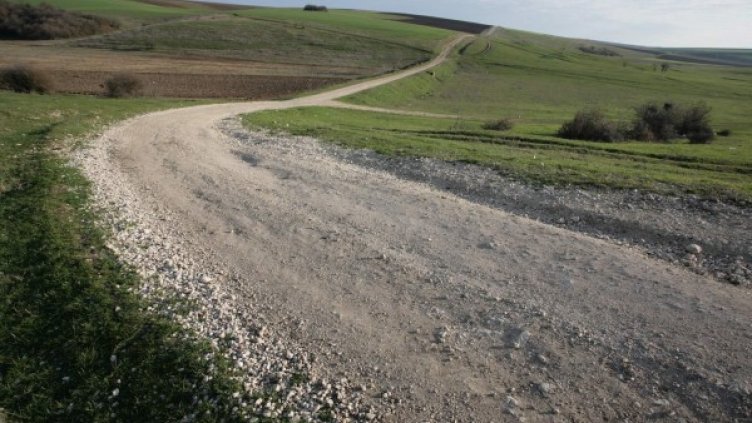 Недостроеният път. Снимка: архив Булфото