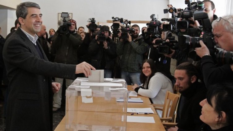 Росен Плевнелиев гласува на референдума. Снимка: БТА