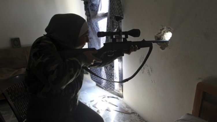 И от двете страни на конфликта в Сирия участват жени. Снимка: архив, Reuters