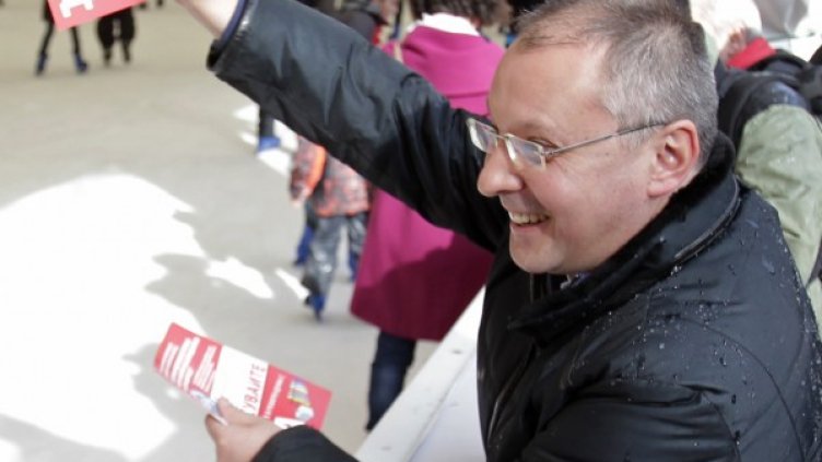 Станишев се радва на резултата от референдума. Снимка: БТА