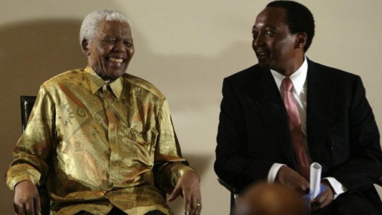 Патрис Мотсепе (д) с Нелсън Мандела. Снимка: архив, Reuters