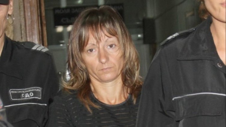 Светла Тодорова влиза на заседанието. Снимка: Булфото