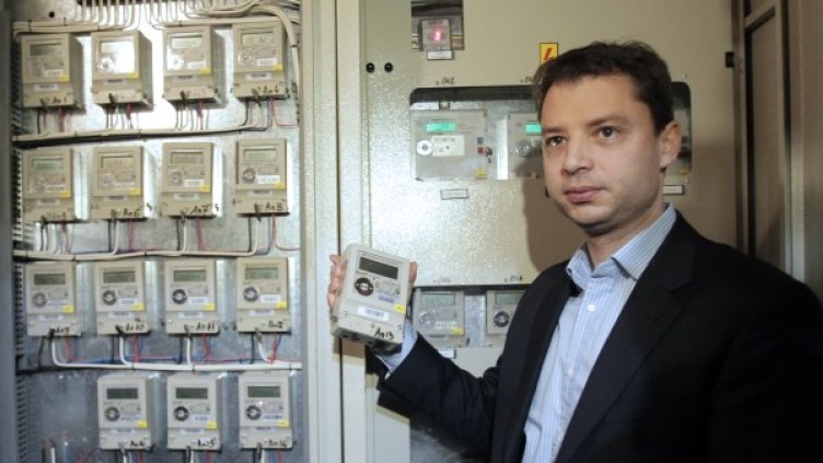 Министър Делян Добрев по време на проверката на ЧЕЗ. Снимка: БТА