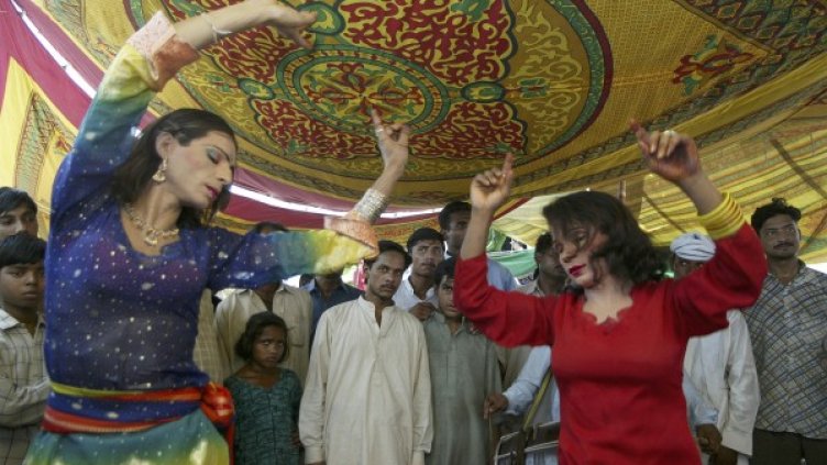 В Пакистан трассексуалните ще бъдат представени от евнух на предстоящите избори. Снимка, архив, Reuters