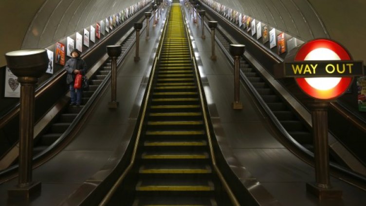 Великобритания ще "следи" европейците на своя територия с нови лични карти. Снимка: архив, Reuters