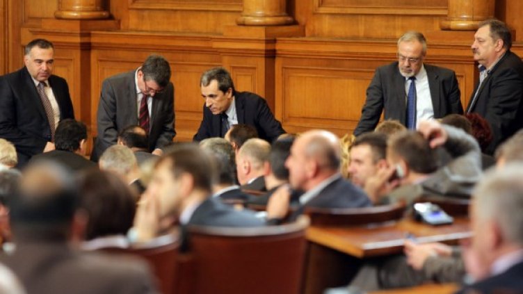 Червените депутати смятат, че дневният ред на парламента днес е неадекватен. Снимка: БТА