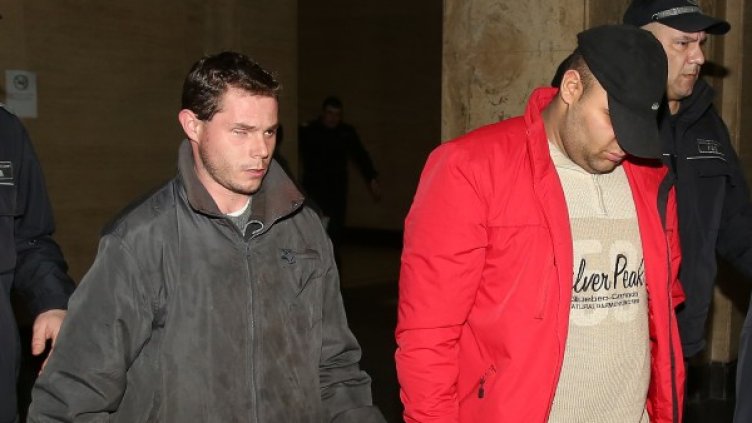 Задържаните Емил (д) и Михаил в съда Снимка: БТА