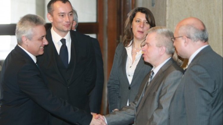 Марин Райков поема поста от Николай Младенов Снимка: БТА