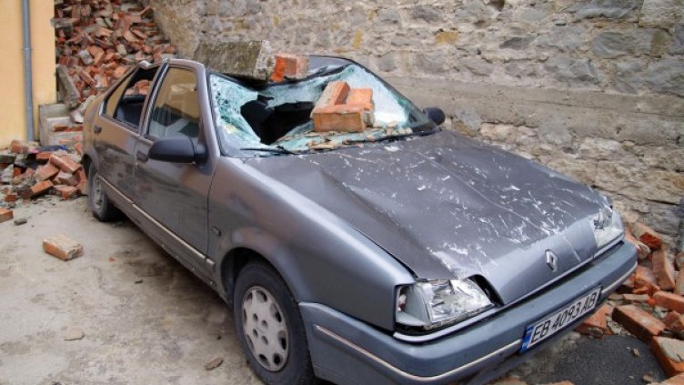 В Габрово ураганният вятър нанесе най-тежки материални щети и отне живота на жена Снимка: Булфото