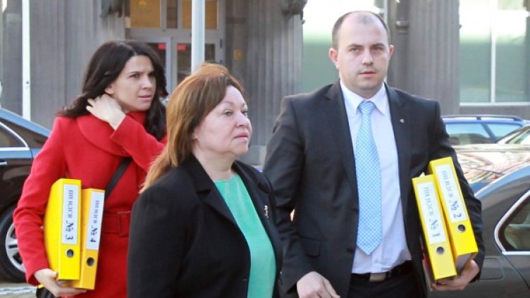 НДСВ внесе в ЦИК 13 700 подписа за регистрация за участие в предстоящия парламентарен вот на 12 май. Снимка: БТА