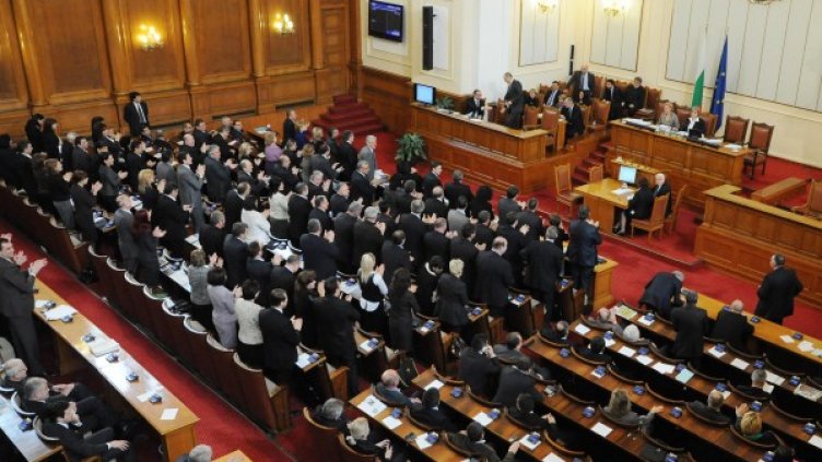 Какво ни говорят? Снимка: Булфото