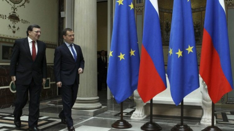 Жозе Барозу и Дмитрий Медведев. Снимка: Reuters