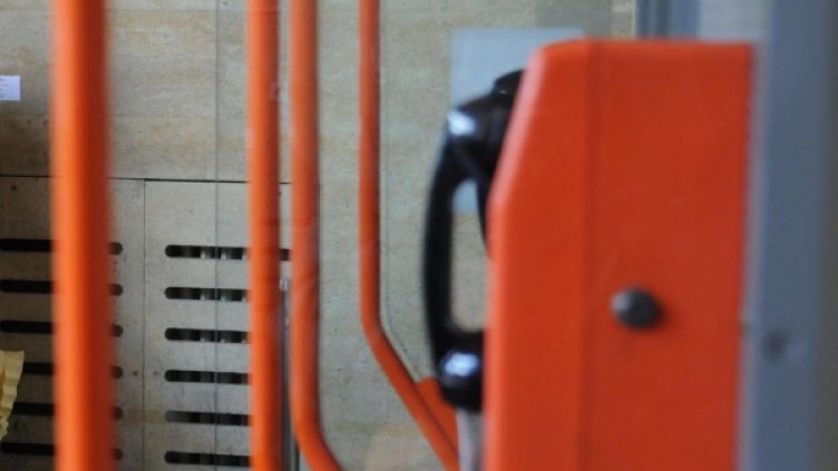 Подалият сигнала младеж е арестуван за 24 часа. Снимка: Булфото