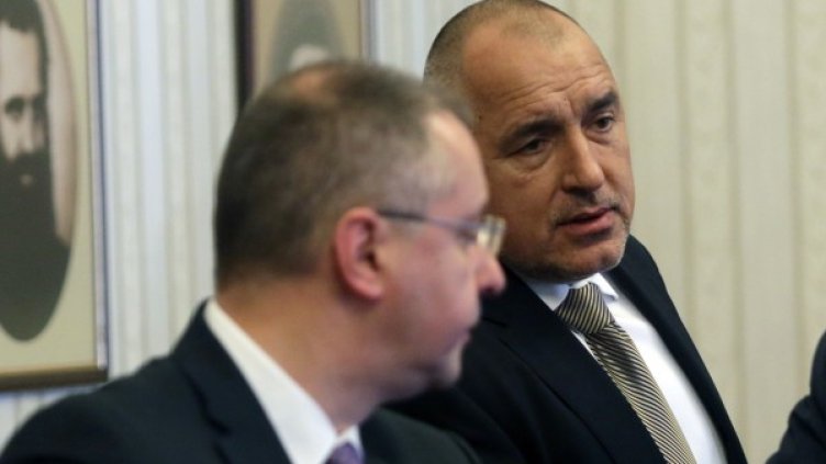 Голяма ли е разликата между ГЕРБ и БСП? Снимка: БТА