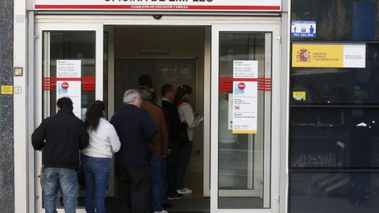 Средното за ЕС ниво на безработицата сред младежите е 23,5%. Снимка: архив, Reuters