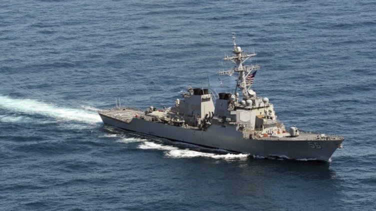 Корабът "Джон Маккейн". Снимка: Reuters