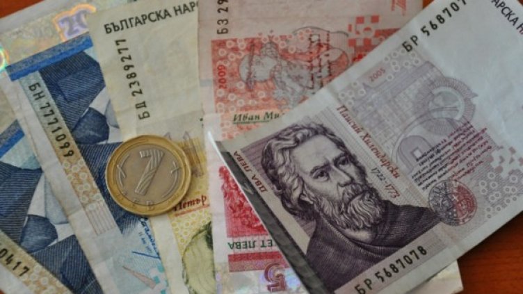 Ще се увеличат ли доходите на хората? Снимка: архив, Dnes.bg