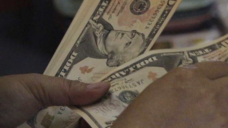 Десетки българи замесени в Офшорлийкс