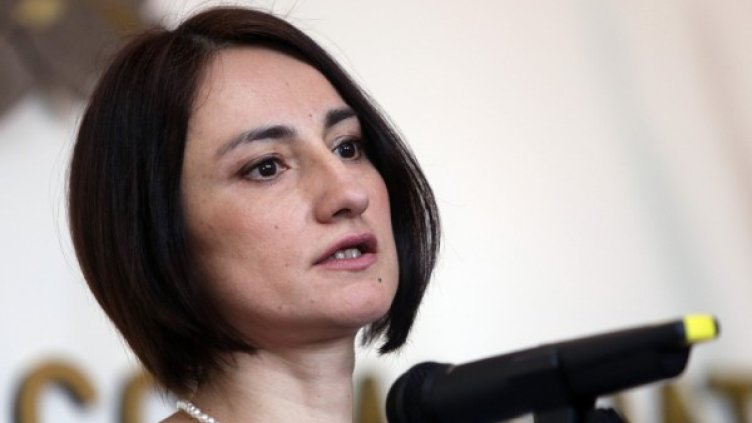 Деяна Костадинова живее от министерската заплата. Снимка: БТА