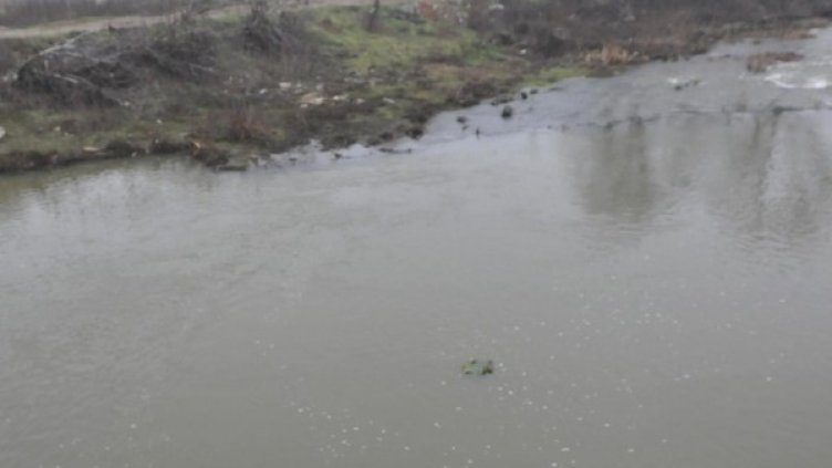 Нивото на Осъм край Ловеч достигна 1 метър. Снимка: Архив Булфото