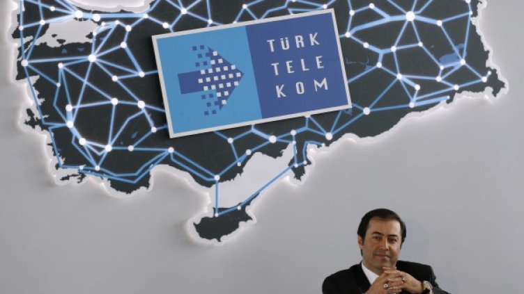 Главният изпълнителен директор на Turk Telekom Гьокхан Бозкурт по време на пресконференция в Истанбул. Снимка: Архив Ройтерс