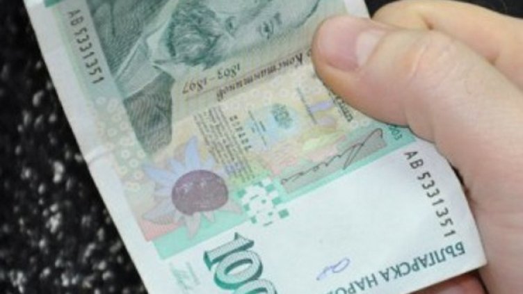 Близо 3 000 лв. даде възрастен мъж на телефонни измамници. Снимка: Dnes.bg