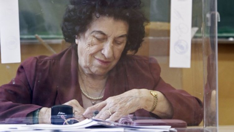 Най-рано утре сутринта ще бъдат предавани секционните протоколи. Снимка: Ройтерс