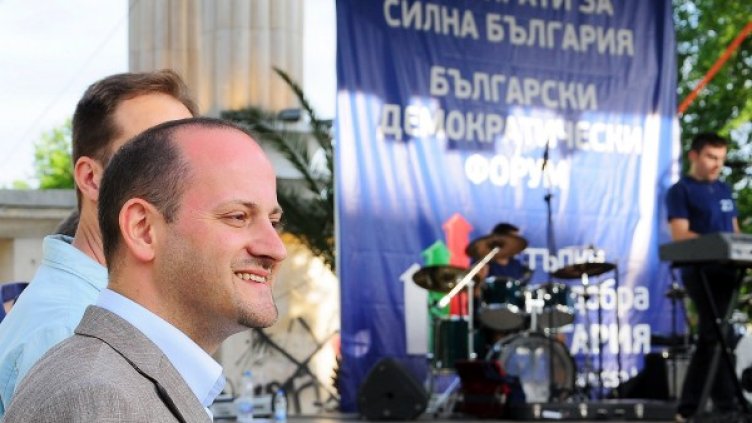 Радан Кънев обяви, че подава оставка. Снимка: БТА