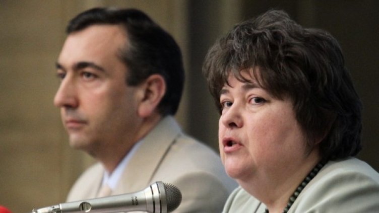 Говорителите на ЦИК Ралица Негенцова и Бисер Троянов. Снимка: БТА