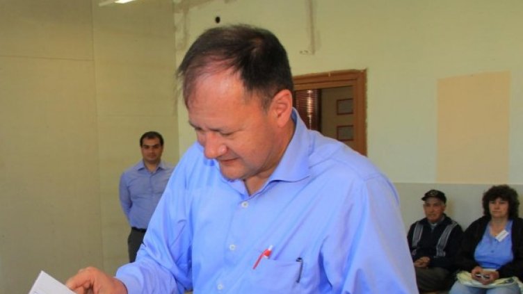 Михаил Миков похвали Сотир Цацаров. Снимка: Булфото, архив