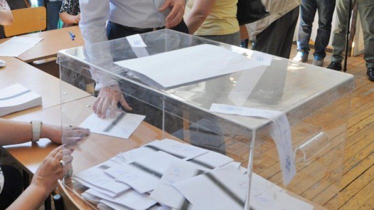 Касирането на изборите вещае ниска избирателна активност. Снимка: Булфото