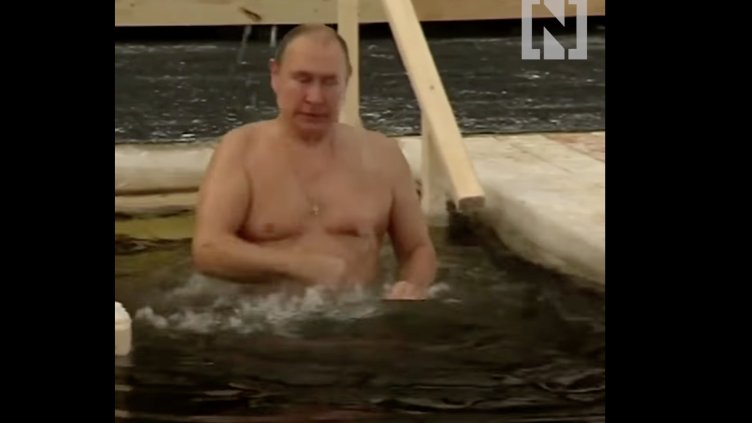 Путин е направил традиционно ледено гмуркане, за да отбележи Богоявление 