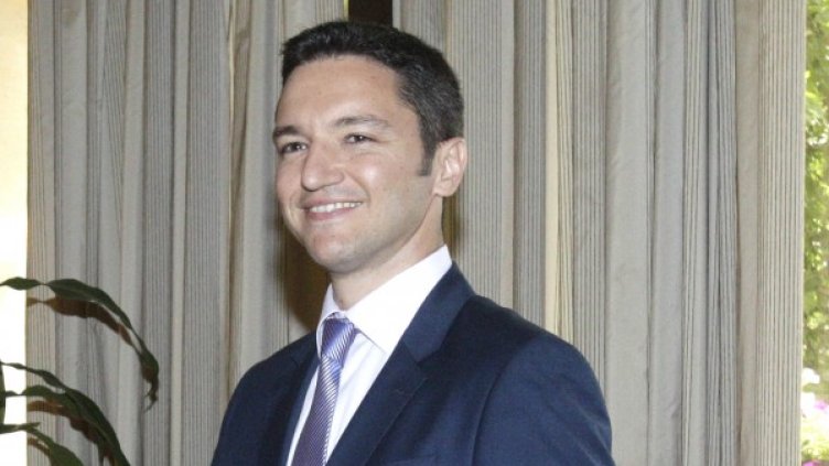 Вигенин брани българите на Острова, а и не само 