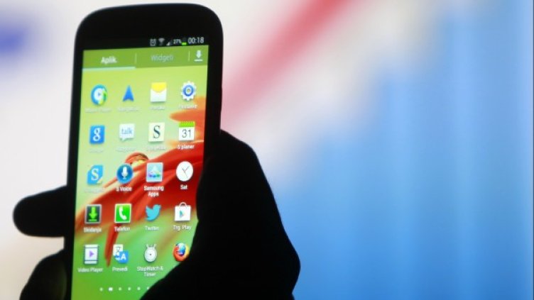 Amstel те предизвиква: Изключи си телефона!