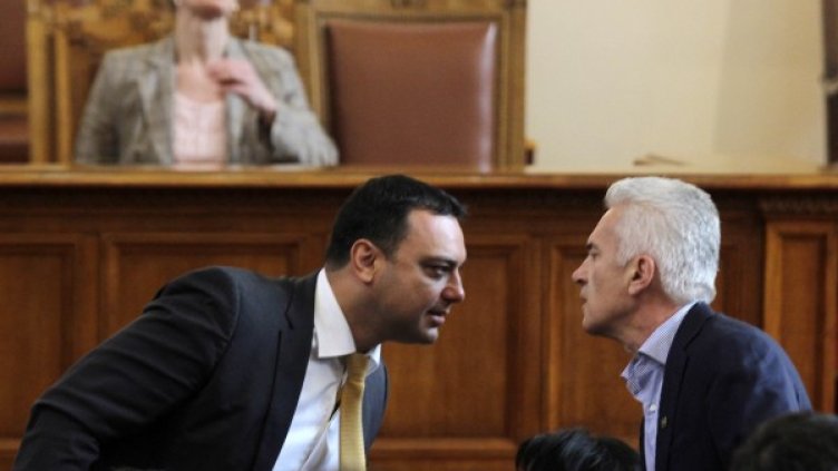 Волен Сидеров i Ивайло Московски в словесен сблъсък. Снимка: Impact Press Group