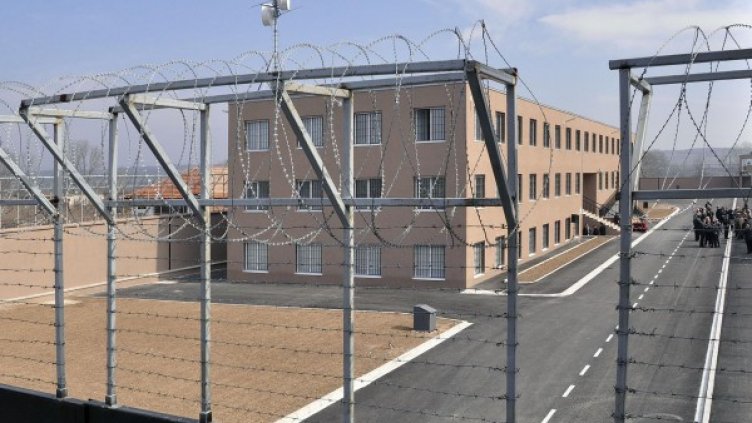 Групата е предадена на Специализирания дом за временно настаняване на чужденци в Любимец. Снимка: Булфото