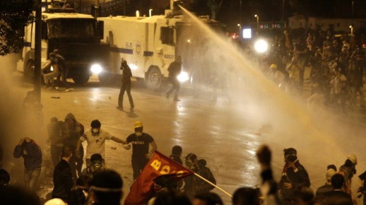 Протестиращи поискаха оставката на полицейски шефове в Истанбул и Анкара. Снимка: Reuters