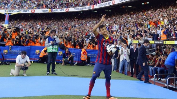 Неймар е новата перла в короната на Барселона. Снимка: Reuters