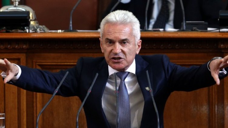 Лидерът на "Атака" Волен Сидеров в парламента. Снимка: БТА, архив